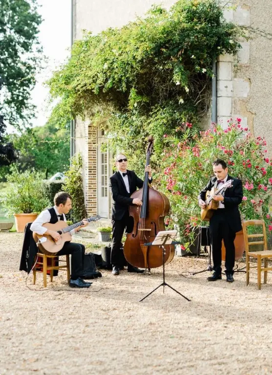 Cérémonie de mariage en musique, accompagnée par des musiciens live – organisation en France ou Angleterre